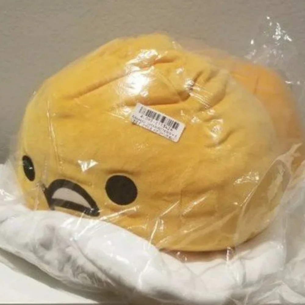 14-15" Lazy Egg Gudetama Sanrio Plush. Super soft!